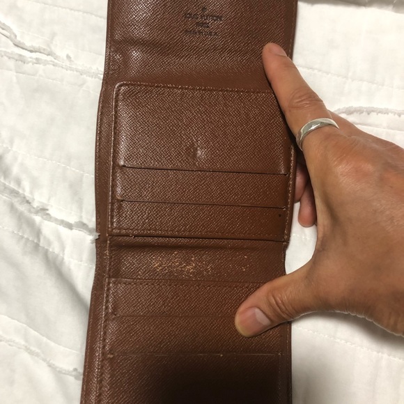 LOUIS VUITTON
1999 Monogram Pattern Bifold Wallet - Picture 7 of 7